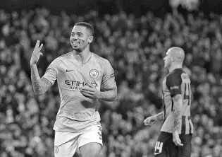  ??  ?? GABRIEL JESUS tuvo una actuación redonda al marcar un Hat-Trick. / AFP