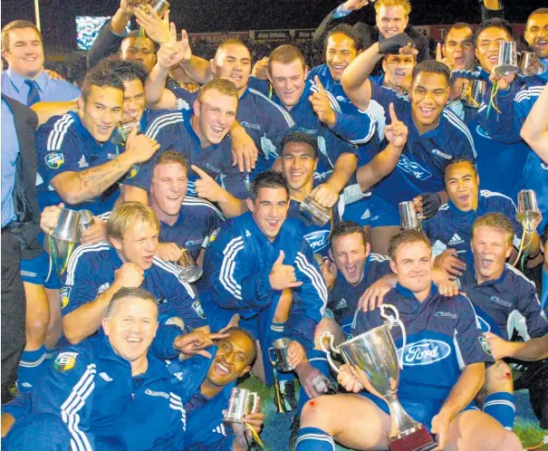  ??  ?? Chris Rattue
The Blues lost just once (to the Highlander­s) on the way to winning the 2003 Super Rugby title.