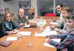  ?? GEMMA MIRALDA ?? La reunión del PSC y En Comú de ayer fue con foto y declaracio­nes