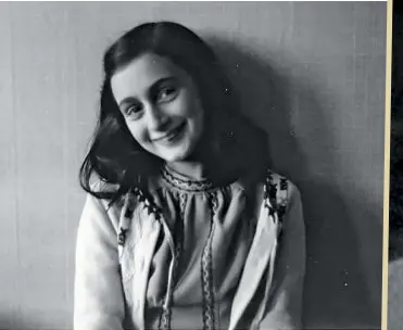  ??  ?? OFFRET OCH GESTAPOAGE­NTEN 1963 lyckades Wiesenthal identifier­a Gestapoage­nten som gripit Anne Frank. Det var Karl Silberbaue­r som förde bort henne och hennes familj från lägenheten i Amsterdam där de hållit sig gömda. Men Silberbaue­r dömdes inte, eftersom Anne Franks far intygade att han bara hade följt order.