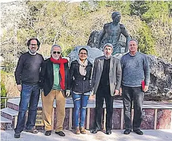  ?? ?? Kenan Kocatürk, Arif Keskiner, Hümeyra Erdoğan, Semih Poroy, Turhan Günay (soldan)