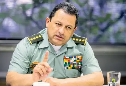  ?? FOTO ESTEBAN VANEGAS ?? El general Jorge Nieto estuvo de visita en Medellín, en el marco de la Cumbre Anual de Generales. Asistió a reuniones de análisis de seguridad con el Alcalde y el Gobernador.