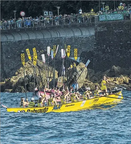  ?? FOTO: UNANUE ?? Orio La ‘San Nikolas’ logró ayer el triunfo en la primera jornada de la Bandera de Zarautz