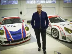  ?? FOTO: JAN SOMMER ?? Lars Erik Nielsens egen kaerlighed til den ikoniske Porsche fornaegter sig ikke.