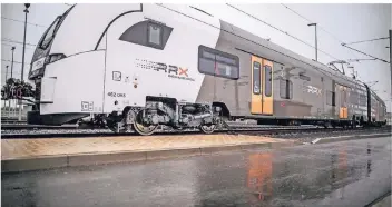  ?? FOTO: LARS HEIDRICH ?? Bislang stehen die Züge für den RRX nur im Depot in Dortmund. Auch wenn der Rhein-Ruhr-Express selber noch dauert: Die ersten Züge fahren im Dezember schon los.