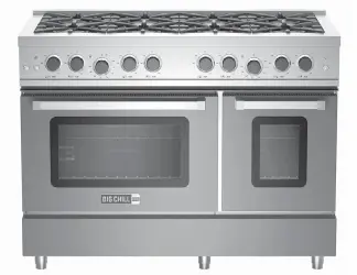  ??  ?? Big Chill’s pro-style range has eight profession­al-level burners and a large-capacity oven with a rapid preheat. It is compatible with standard home cabinetry depths.