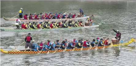  ?? GREG SOUTHAM ?? OCC Wriver Wyrms 1, Pure Casino Dragons 2, and ATCO 3 compete at the Edmonton Dragon Boat Festival on Sunday.
