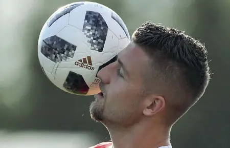  ??  ?? Test
Sergej Milinkovic­Savic oggi con la Serbia affronterà la Bolivia in un’amichevole