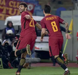  ??  ?? Esultanza L’argentino Federico Fazio autore del gol vincente al penultimo minuto di recupero