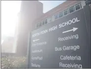  ?? DAN SOKIL - MEDIANEWS GROUP ?? A directiona­l sign indicates which way to go for students and staff arriving at North Penn High School.