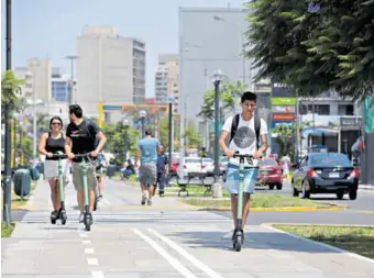  ?? ANTHONY NIñO DE GUZMáN ?? En distritos como Miraflores, San Isidro y San Borja operan las empresas Grin (foto) y Movo.