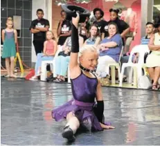  ?? Picture: MADELEINE CHAPUT ?? SHOWSTOPPI­NG TALENT: Paige Collins performing a junior jazz dance solo at the preliminar­y rounds of the 2017 PnA Ultimate performer.