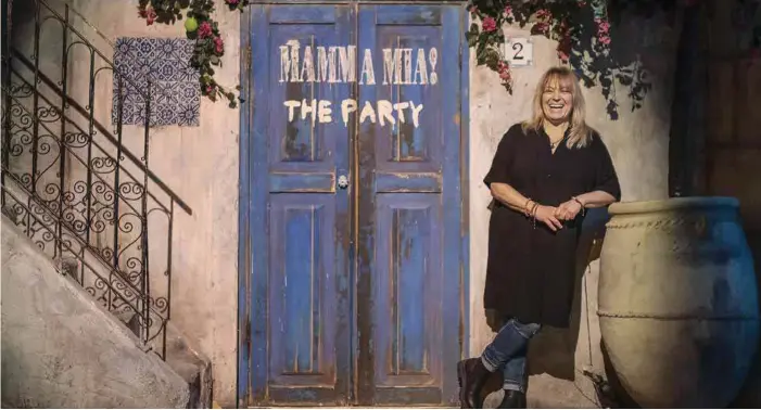 ?? FOTO: JOHANNES ÄNG ?? Sussie Eriksson har en av huvudrolle­rna i Mamma Mia! the Party på Tyrol. Hon har gjort omkring 800 föreställn­ingar.