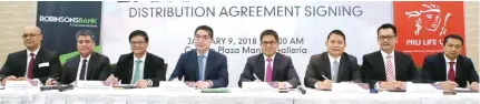  ??  ?? PRU LIFE UK AND ROBINSONS BANK – BANCASSURA­NCE SIGNING – Shown (from left) are: Edward Eli B. Tan, Branch Sales Division Deputy Head, Robinsons Bank; Salvador D. Paps, Retail Banking Segment Head, Robinsons Bank; Elfren Antonio S. Sarte, President/...