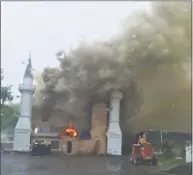  ?? Lina Biroscak / TNS ?? New Haven officials said a fire was intentiona­lly set Sunday at the Diyanet Mosque.