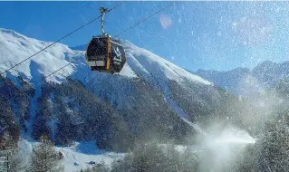  ??  ?? Da record L’impianto di risalita San Rocco a Livigno, in Valtellina, tra i più costosi dell’arco alpino