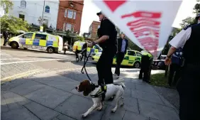  ?? FOTO: LEHTIKUVA/AFP
PHOTO/DANIEL LEAL-OLIVAS ?? HEMMAGJORD BOMB. 30 människor skadades när en sprängladd­ning detonerade i en tunnelbane­vagn vid stationen Parsons Green.