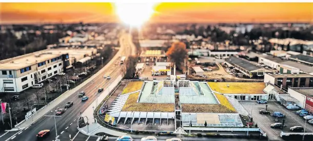  ?? FOTO: RALPH MATZERATH ?? Auf die Mack-Pyramide soll nach einem studentisc­hen Entwurf eine weitere Pyramide gestellt werden.