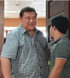  ?? CARLA CAÑET PHOTOS ?? SQUABBLING Yanson brothers Roy (left photo) and Leo Rey (right) on the sidelines of the second hearing at the RTC Branch 53 in Bacolod City yesterday.