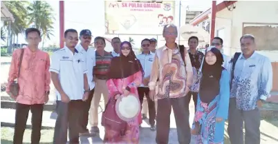  ??  ?? KOLABORASI IPG Kampus Tawau, Pejabat Daerah Semporna, Pejabat Pendidikan Daerah Semporna, Persatuan Kebajikan Bajau Laut di SK Pulau Omadal.