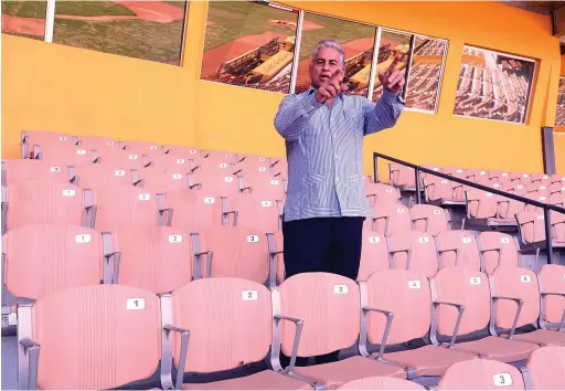  ?? FOTO ONELIO DOMÍNGUEZ | DISEÑO JULIO ANÍBAL RAMÍREZ ?? Presidente. Winston-Chilote-Llenas y las Águilas esperan que el Gobierno contribuya en la reparación del estadio Cibao, instalació­n que hace varios años se incendió en algunas áreas.