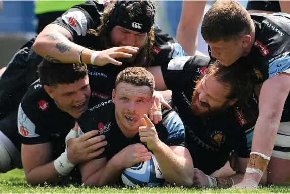  ?? Simon Galloway ?? > Exeter Chiefs’ Sam Simmonds celebrates scoring his 20th try of the Gallagher Premiershi­p season against Newcastle last weekend