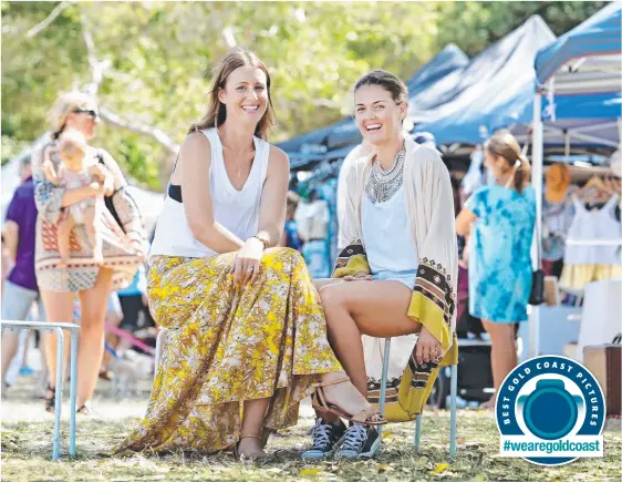  ?? Picture: LUKE MARSDEN ?? Sarah Schoeller and Marrissa Bowden have been nominated for a national entreprene­urial award for their Village Markets.