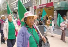  ??  ?? El Frente Auténtico del Campo señaló que “reforzará” el plantón que mantiene ante Palacio Nacional en la Ciudad de México.