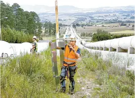  ??  ?? En los próximos días seguirán los trabajos de mantenimie­nto al sistema.