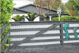  ?? PICTURE / PETER DE GRAAF ?? The Waimate North home owned by convicted fraudster Joanne Harrison and her husband Patrick Sharp.