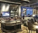  ??  ?? Montecrist­o Cigar Bar at Caesars Palace in Las Vegas | Courtesy