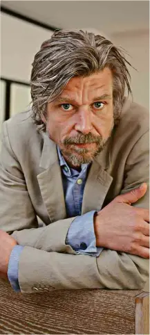  ??  ?? Karl Ove Knausgård, autor da série de livros ‘Minha Luta’