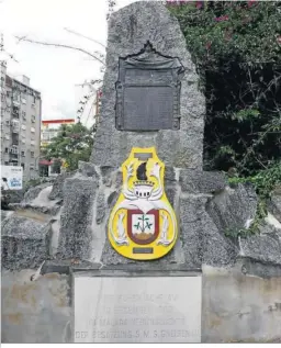  ??  ?? Monumento erigido a los fallecidos en el naufragio de la fragata ‘Gneisenau’.