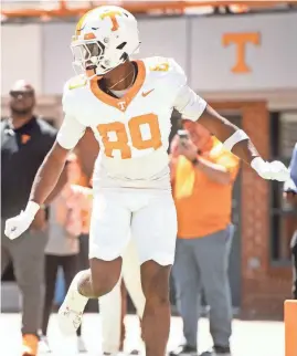 ?? BRIANNA PACIORKA/NEWS SENTINEL ?? Tennessee wide receiver Mike Matthews does a touchdown celebratio­n dance during Tennessee’s Orange & White spring football game at Neyland Stadium on Saturday.