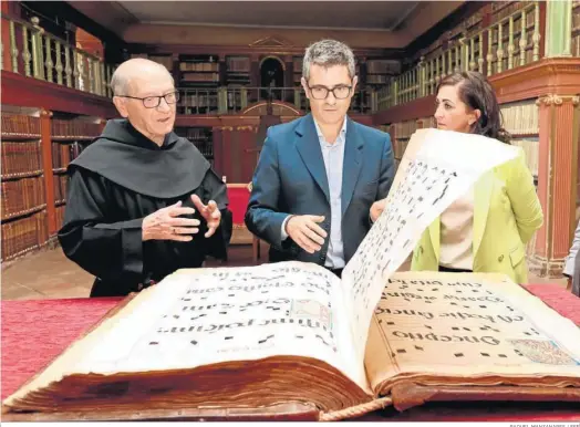  ?? RAQUEL MANZANARES / EFE ?? Félix Bolaños, ayer en el monasterio de Yuso de San Millán de la Cogolla.