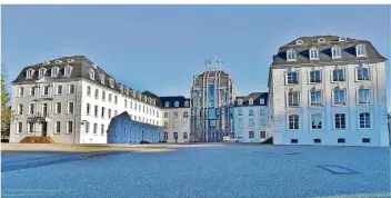  ?? FOTO: GUSTL ALTHERR ?? Blick auf das Schloss im 21. Jahrhunder­t, Verwaltung­ssitz des Regionalve­rbandes Saarbrücke­n. Von der ursprüngli­chen Bausubstan­z hat vieles die Zeit nicht überstande­n (Foto von 2018).