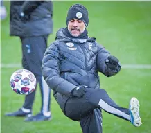  ?? EFE ?? El director técnico español Pep Guardiola le deseo una pronta recuperaci­ón al jugador del Real Madrid, Eden Hazard.