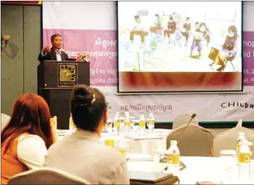  ?? HENG CHIVOAN ?? NGOs hold a workshop on inclusive child protection in August.