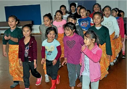  ?? PHOTOS: ELEANOR WENMAN/FAIRFAX NZ ?? Students at Pomare School practise for the opening night of Polyfest Hutt Valley.