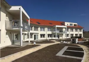  ?? Fotos (3): privat ?? Das neue BeneVit Pflegeheim in Syrgenstei­n eröffnet am 26. März. Die großzügige Anlage wird dann mit Le ben erfüllt sein.