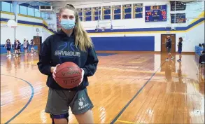  ?? Scott Ericson / Hearst Connecticu­t Media ?? Seymour junior Kenzie Sirowich, who is back leading the Wildcats after missing most of the last two seasons to knee injuries.