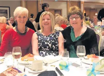  ??  ?? Speaker Guests Alison and Catherine Brown with Judy Murray