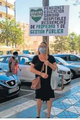  ?? D. A. ?? Una mujer protesta en Roquetas de Mar.