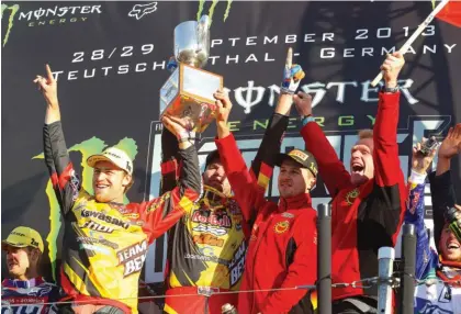  ??  ?? Jérémy Van Horebeek est au top de sa forme en 2013 et remporte avec la Belgique le Motocross des Nations devant les Américains et les Italiens. Sacré souvenir!