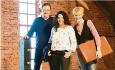  ?? Foto: Manfred Schalk ?? Das Liedermach­er-Trio Hudlhub mit Matthias Petry, Barbara Seitle und Sabine Beck stellt in Stätzling seine neue CD vor.