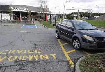  ?? PHOTO JEAN-FRANÇOIS DESGAGNÉS ?? Mcdonald’s soutient que la nouvelle applicatio­n mobile augmentera ses ventes.