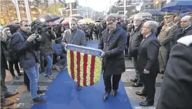  ?? ÁNGEL DE CASTRO ?? José Luis Soro (CHA) y Arturo Aliaga (PAR) representa­ron al Gobierno de Aragón, ayer.