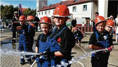  ?? FOTO: CHRISTOPH VOGEL ?? Die Feuerwehr Sondershau­sen Mitte lädt am Samstag ab  Uhr zu einem großen Kinderfest ein.