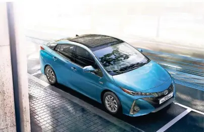  ?? FOTO: TOYOTA/DPA-TMN ?? Es werde Strom: Sonnenener­gie fürs Auto nutzen zu wollen, hat das Interesse einiger Hersteller und Start-ups geweckt.