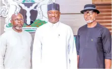  ?? ?? Minister of Aviation and Aerospace Developmen­t, Festus Keyamo ( middle); flanked by Airborne Entertainm­ent team during the meeting to unveil Flight 100 reality TV show.